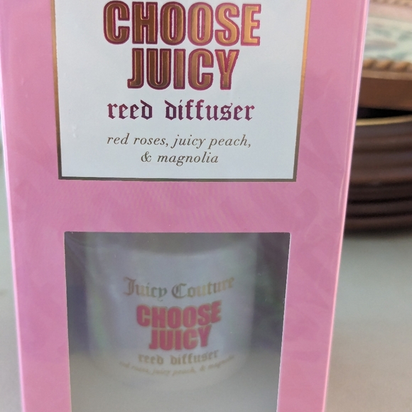 Juicy Couture Reed Diffuser Set. - Picture 2 of 4